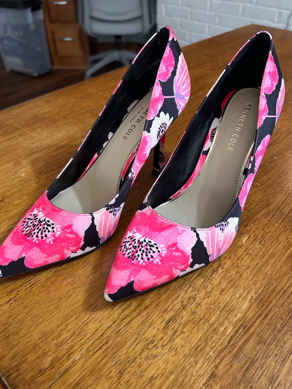 Kenneth Cole Pink and Black Floral “Romi” Pointed-Toe Pumps